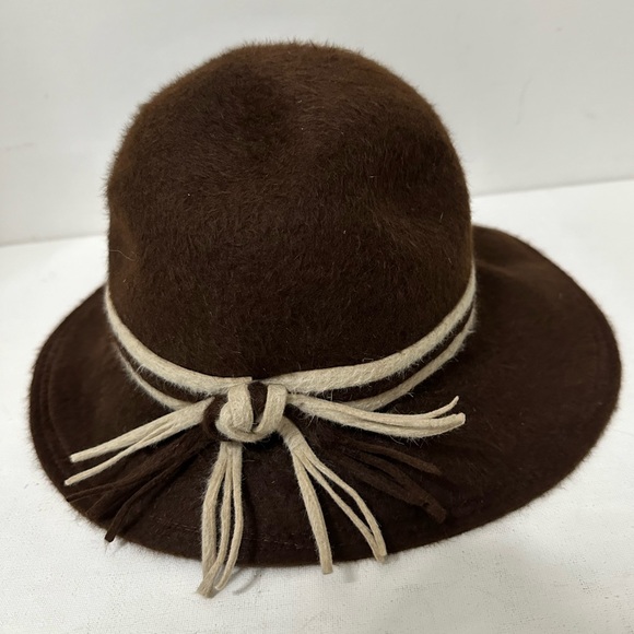 Ladies geniune beaver imported hat - Picture 2 of 4